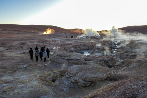 La Paz: 4-Day Uyuni Salt Flats to San Pedro de Atacama ENGLISH-SPEAKING GUIDE