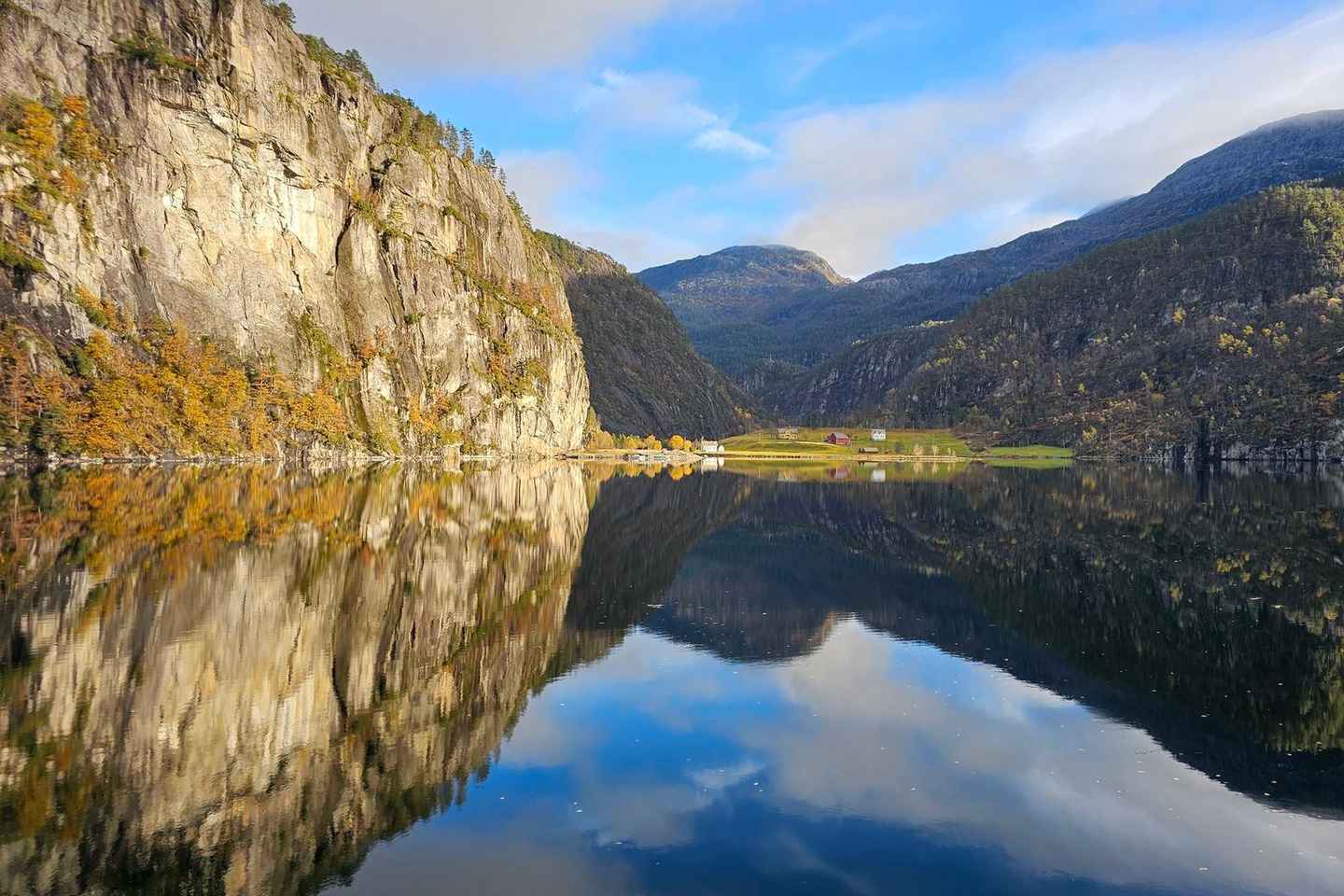 From Bergen: The Original Fjord Cruise to Mostraumen