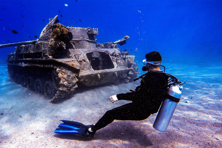 Aventura de buceo en Aqaba: Explora el Mar Rojo en una excursión