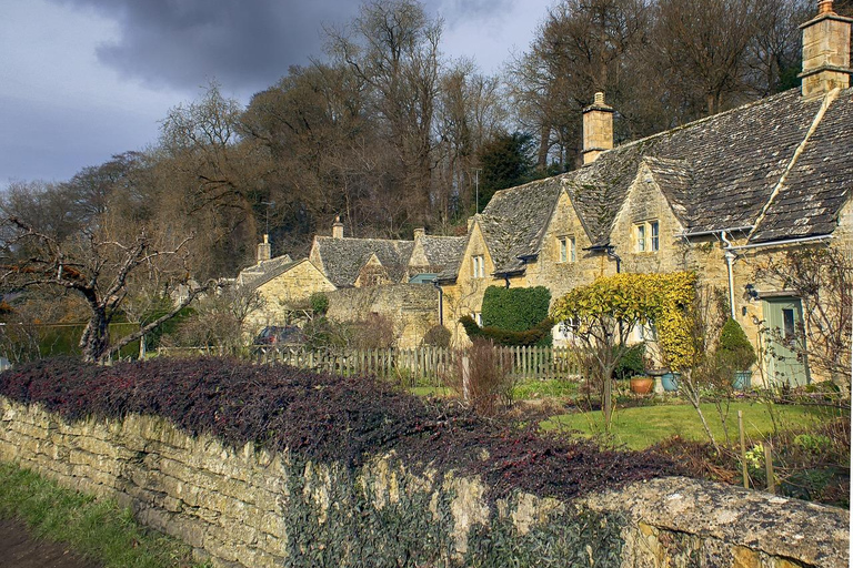 Tour privato della campagna di Cotswold e Shakespeare con ingressoTour privato della campagna di Cotswold e Shakespeare con entrata