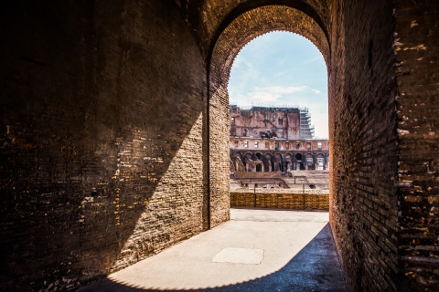 Colosseum: rondleiding ondergronds en oud RomeColosseum Underground en Ancient Rome Tour