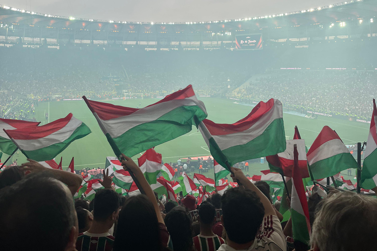 Mecz piłki nożnej Fluminense na Maracanã z lokalnymi gospodarzami