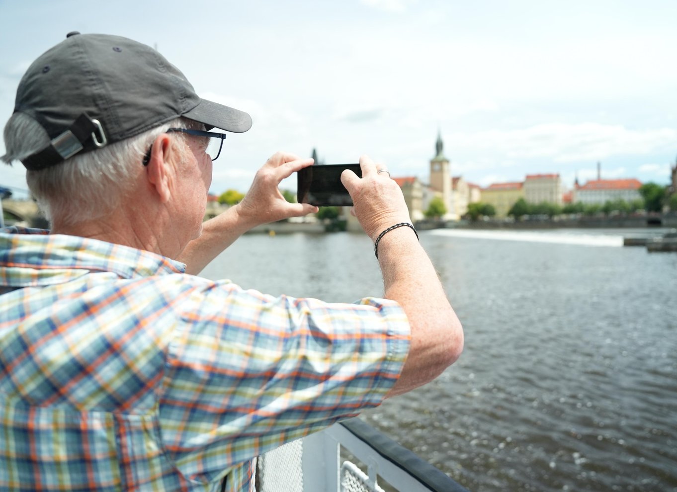 Prag: Byens højdepunkter med bus, båd og til fods