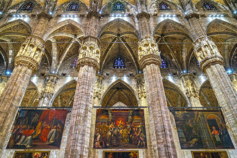 Milan Duomo Combo: Skip-the-Line Guided Tour & Rooftop Lift Spanish Speaking Option