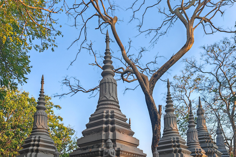 Siem Reap: Mönchs-Segen und Dorfleben auf einer Tour mit dem RollerSiem Reap: Mönchs-Segen und Dorfleben auf einer Roller-Tour