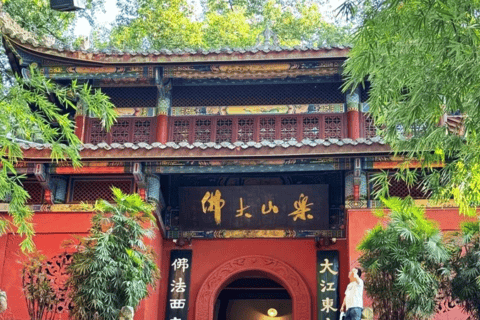 Leshan Giant Buddha Tour: Discover Ancient Stone Masterpiece Leshan Giant Buddha: One-Day Tour with Exclusive Car & Lunch