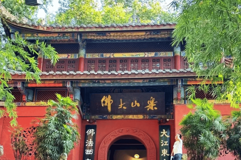 Leshan Giant Buddha Tour: Discover Ancient Stone Masterpiece Leshan Giant Buddha: One-Day Tour with Exclusive Car & Lunch