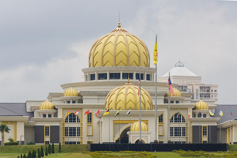 Kuala Lumpur: 30 Attractions Across 3 Eras