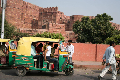 Depuis Agra : Visite guidée privée du Taj Mahal et d&#039;Agra en Tuk-Tuk