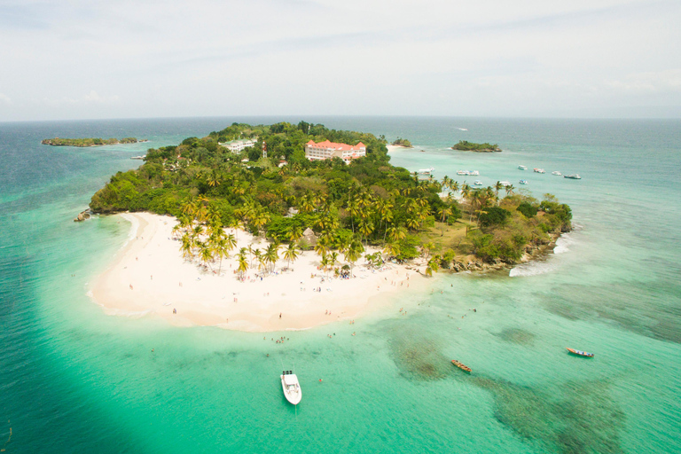 Da Punta Cana a Samaná - Spiaggia di Rincon e Cayo LevantadoViaggio a Samaná da Punta Cana con visita alla spiaggia di Rincon