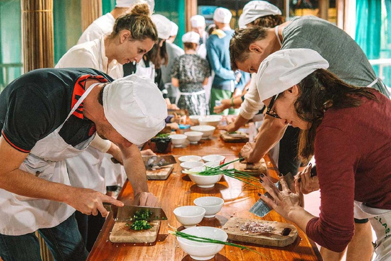 Hoi An: Making Lantern &Cooking Class with Basket Boat Ride