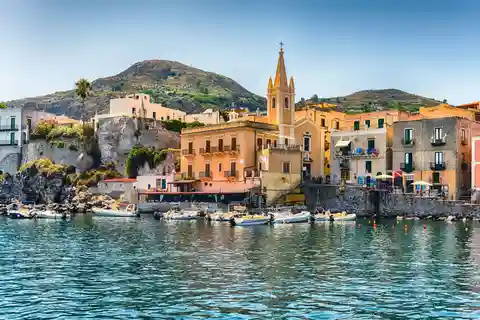 Desde Taormina: Tour de Lipari y Vulcano