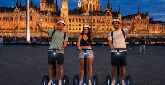 Budapest: Golden Light Night Segway Tour with Local Guide
