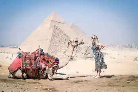 Giza: Half-Day Tour with Pyramids & Camel Experience