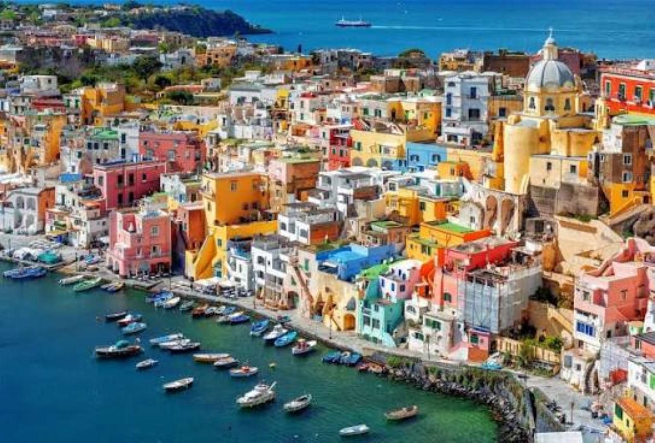 Ischia: Procida Meer & Land: Inseltour mit dem Boot und Taxi