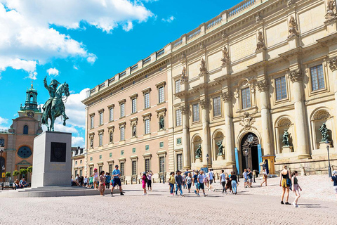 Stockholm: Royal Palace Entry & Gamla Stan Guided Tour
