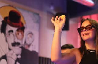 Madrid: Beer Pong Experience – Trinken, spielen und antreten!