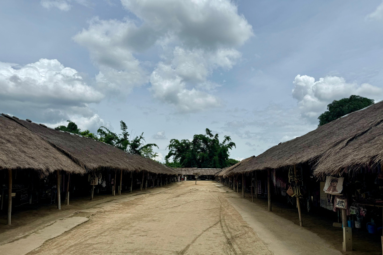 Chiang Rai: Explore All 7 Major Sites & Free Buffet Lunch Chiang Rai: Wonderful Temples & 7 Major Sites | Buffet Lunch