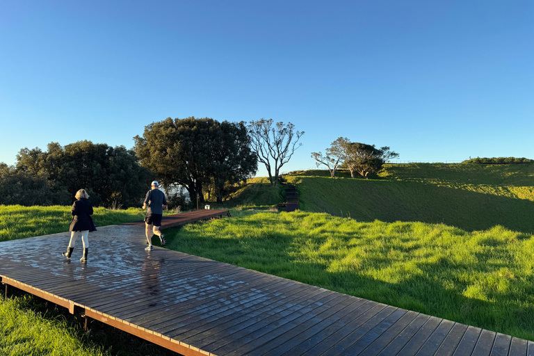 Auckland Sunrise Tour: Mount Eden Summit & Morning Views