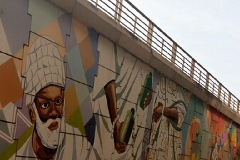 Accra Walking Tour: Jubilee House, Art, Murals & Afrikiko