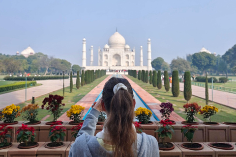 Taj Mahal: Sunrise Skip-the-Line Entry Ticket with Guide Agra: Taj Mahal & Agra Fort Sunrise Express Entry with Guide