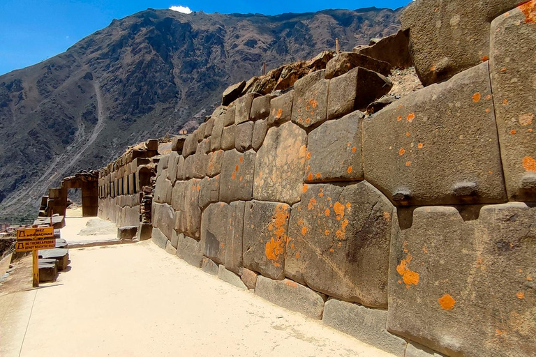 From Cusco: 2 Days, Sacred Valley and Machu Picchu via the scenic route Panoramic Train & Standard Hotel with Lunch in Machu Picchu