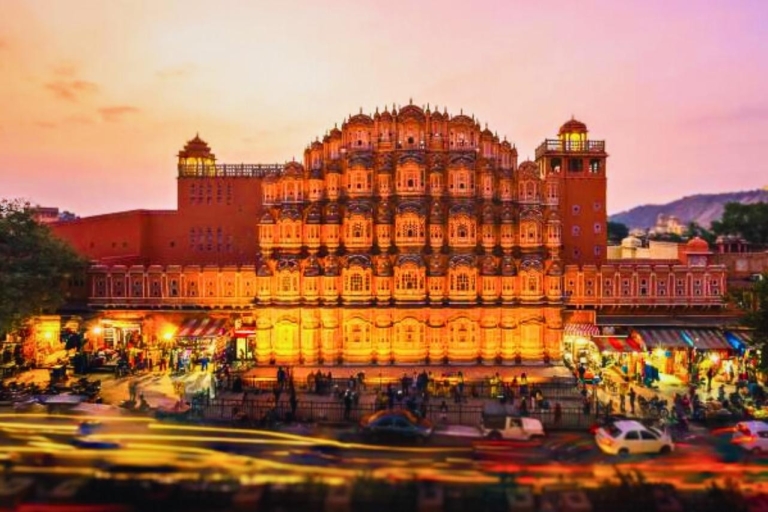 Au départ de Delhi : Circuit de 5 jours dans le Triangle d'Or - Delhi, Agra, JaipurCircuit de 5 jours dans le Triangle d'Or avec voiture, guide et hôtel