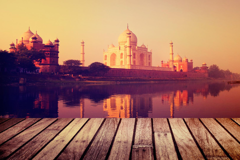 Desde Bombay: Amanecer en el Taj Mahal de Agra con el Templo de Lord ShivaServicio sólo en Agra: Coche Privado + Guía