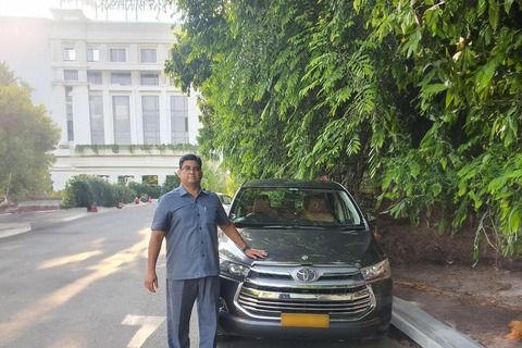 Mumbai: Innova Crysta or Kia Carens Chauffeur-Driven Rental