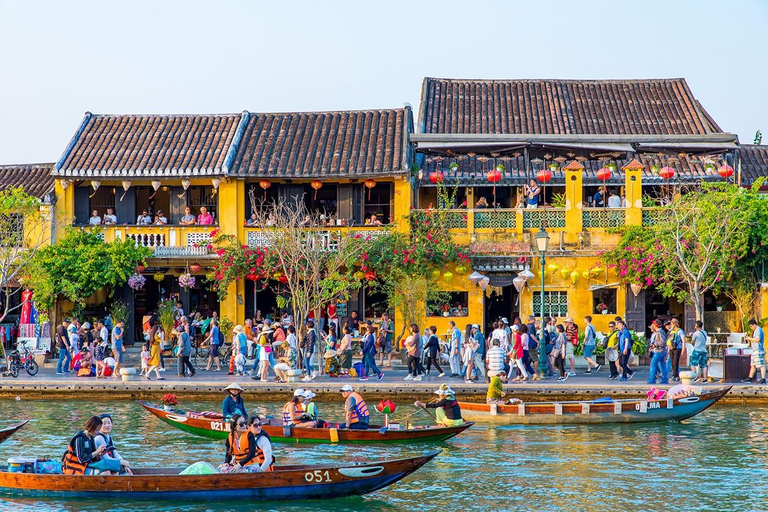 Hoi An: Guided Tour of Town and Fish Market with BreakfastGroup Tour