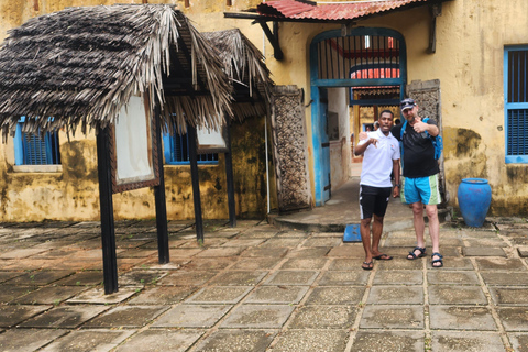 Zanzibar: Wycieczka na wyspę więzienną z pływaniem i plażowaniem