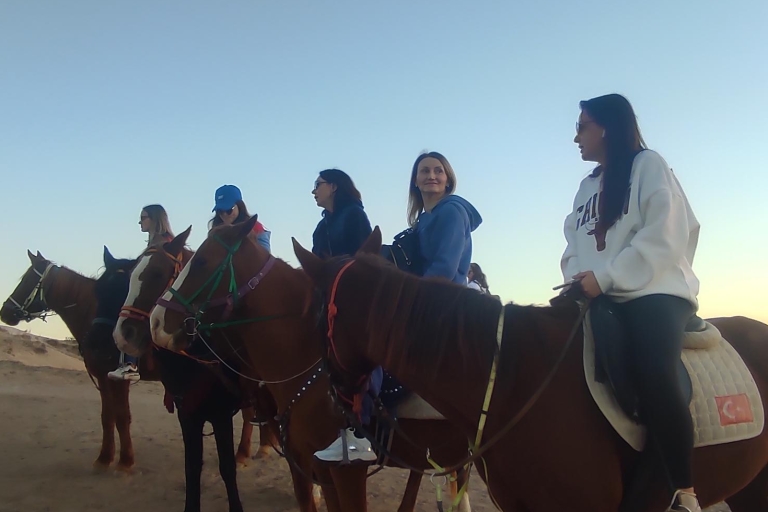 Paardrijden bij zonsondergang in Cappadocië : tour van 2 uur