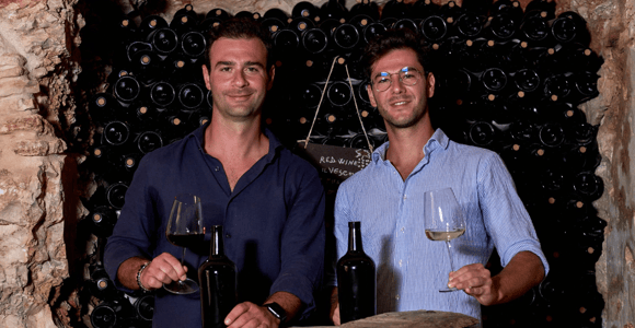 Weinverkostung mit passenden Speisen im Stadtzentrum von Bari