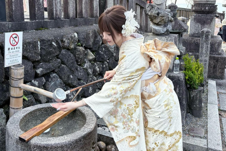 Kyoto: Luxury Kimono Photoshoot With ProfessionalPhotography
