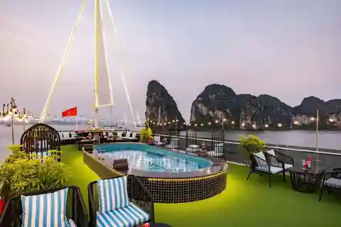 Hanoi: Excursión de un día a la Bahía de Ha Long - Crucero de lujo y limusina VIP