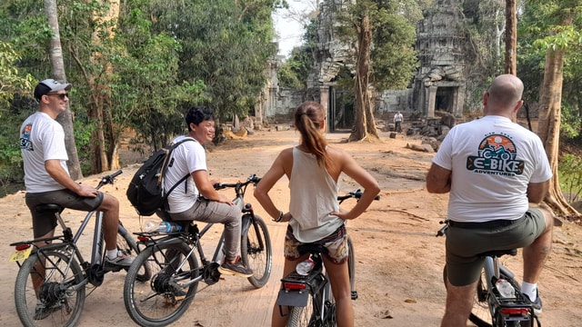 Siem Reap: Angkor Electric Bicycle Tour with a team member