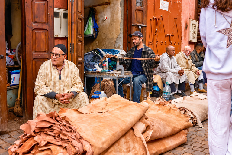 Marrakech: Medina, Palaces, Souks & Evening Carriage Ride Medina Discovery, Evening Carriage & Moroccan Dinner