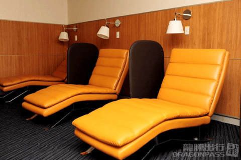 Ho Chi Minh: Acceso a la sala VIP del aeropuerto internacional de Tan Son NhatSalidas internacionales T2: Sala Rose