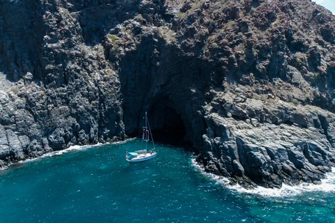 Yachtutflykt med valskådning och snorkling på Teneriffa