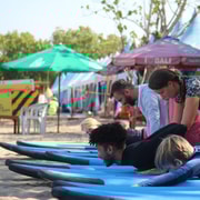 Playa de Legian: Bali Las Mejores Clases de Surf Principiantes/ Intermedios