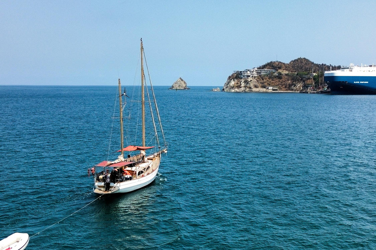 Tour privado Parque Tayrona Anna Lezah Capacidad para 12 personas