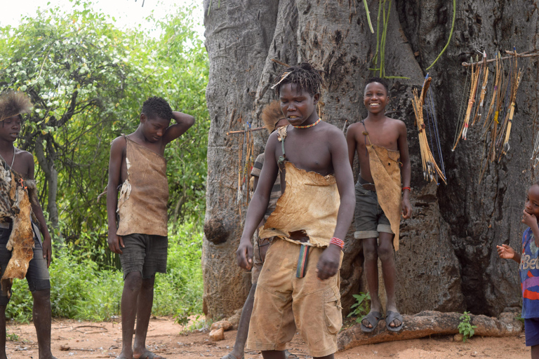 Tarangire-Nationalpark &amp; Eyasi-See (Datoga- &amp; Hadzabe-Dörfer)Premium Lodge im Tarangire-Nationalpark