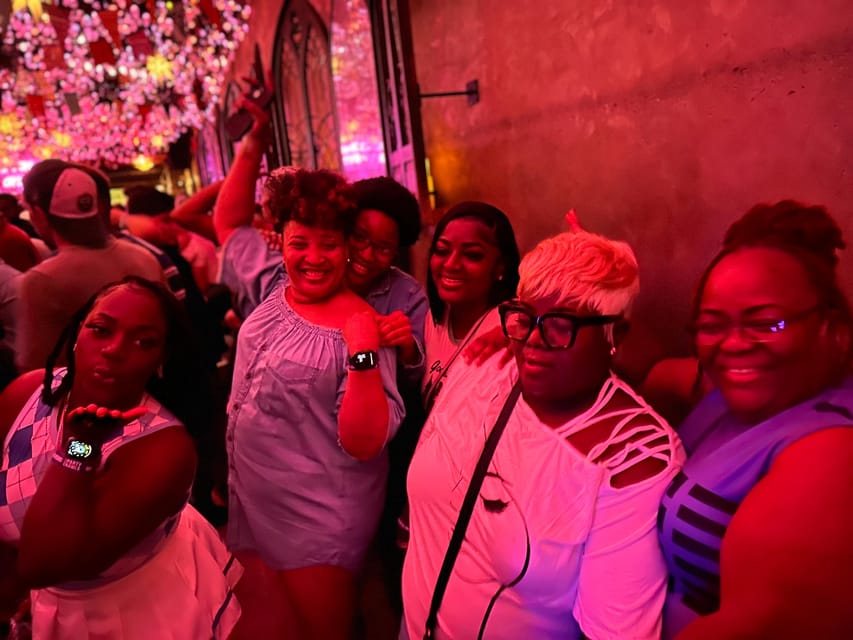 ラスベガスのダウンタウン フリーモント ストリートのバー巡り GetYourGuide