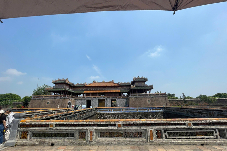 Desde Hoi An/Da Nang Excursión de un día a la ciudad de Hue con almuerzoDesde Hoi An: Excursión de un día a la ciudad de Hue con almuerzo