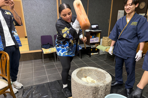 Kyoto Night Cultural Experience: Tea Ceremony & Mochi Making Kyoto : mochi pounding Experience& tea ceremony & Real Sword