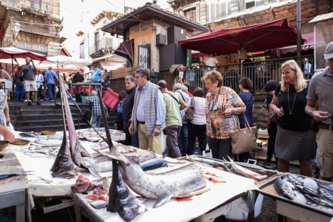 Catania: tour guiado de comida callejera con degustacionesDescubriendo la comida callejera de Catania