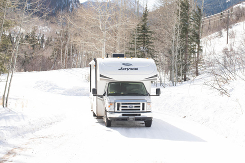 Toronto: Avventura in tubing sulla neve in camper