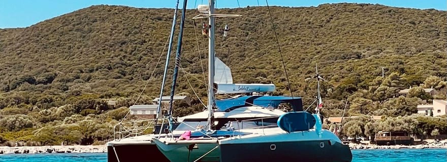 Porto Azzurro Île d'Elbe Croisière quotidienne en catamaran avec déjeuner