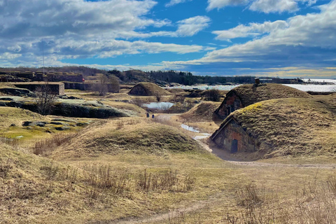 Visite de Suomenlinna en français avec DoroDécouvrez la merveilleuse Suomenlinna avec Doro - Tour en français