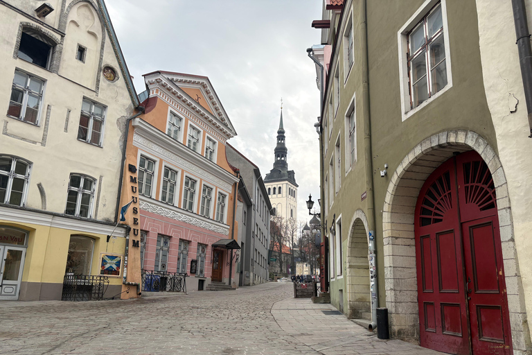 Tallinn: Old Town Walking Tour with Guide